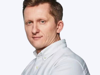 Czytaj artykuł: 117. Jak budować strategię w e-commerce  B2B, która naprawdę wspiera sprzedaż – Paweł Paszkowski – Strigoo
